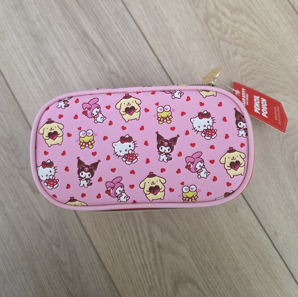 NWT Hello Kitty And Friends Valentine's Pencil Pouch